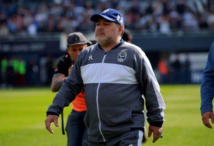 Diego Armando Maradona ingresó a un hospital de Argentina