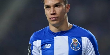 El curioso caso de Matheus Uribe en el Porto. ¡Dos partidos en que se lo hacen!