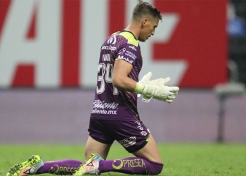 Nicolás Vikonis celebró con un ritual la clasificación del Puebla