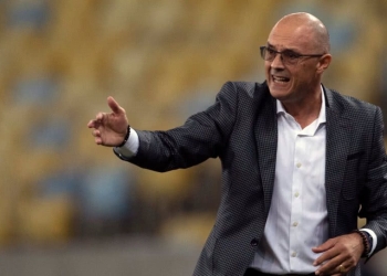Alfredo Arias podría dejar al Deportivo Cali por las amenazas que recibió el equipo