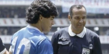 El árbitro de “la mano de Dios” pitó de nuevo en honor a Maradona