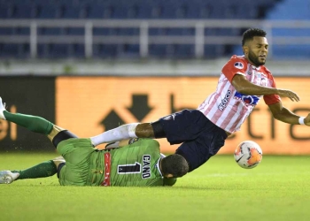 El VAR ya entró en acción penal a favor de Junior