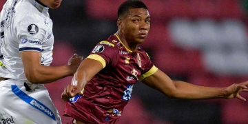 Los 5 equipos que buscan a Carlos Robles tras salir del Tolima