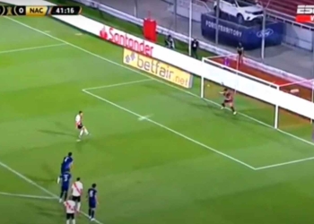 ¡Terrible penalti de Rafael Santos Borré en Copa Libertadores!
