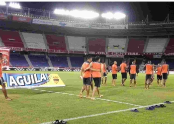 Una vez más, el ritual de Santa Fe en la final ante América
