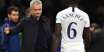 Dávinson Sánchez vuelve entre críticas de hinchas del Tottenham