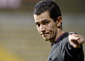 Árbitro colombiano que iba a pitar en la Copa Sudamericana dio positivo para COVID -19