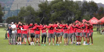 Independiente Santa Fe buscará sumar su décima estrella cuando enfrente esta tarde a América de Cali por el partido de ida de la final de la Liga BetPlay 2020.