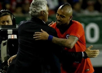 Reinaldo Rueda ya se habría despedido de los referentes de Chile, empezando por Arturo Vidal