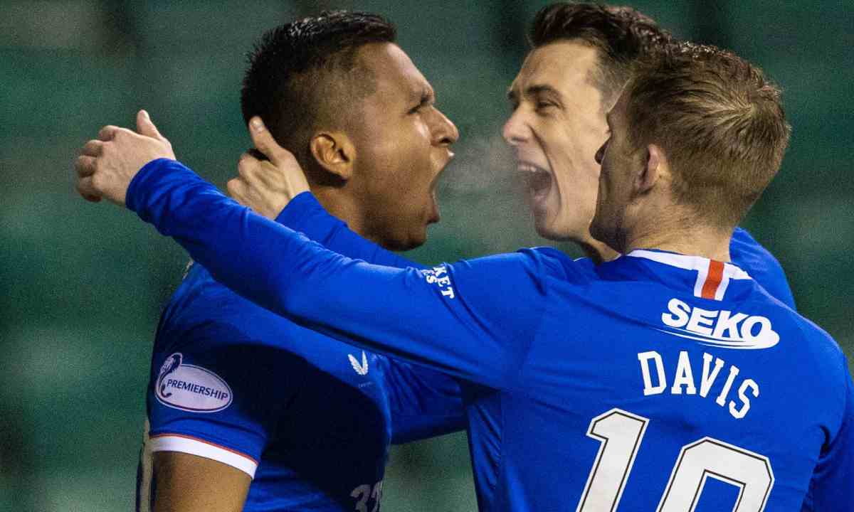 Con gol de Morelos, Rangers se acerca cada vez más al título en Escocia