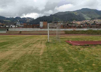 Equidad vs. Nacional el lamentable estado de la cancha de Zipaquirá