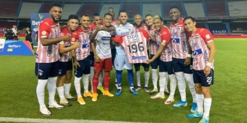 Homenaje a James Sánchez por parte del Junior antes del duelo ante el DIM