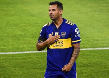 Edwin Cardona regresó a Argentina y los medios siguieron paso a paso de su llegada