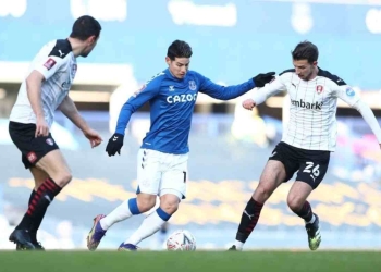 ¿Qué le pasó a James Rodríguez durante Everton vs. Rotherham?