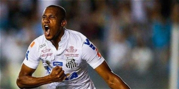 Jonathan Copete sigue sin definir su futuro y no ha renovado con Santos