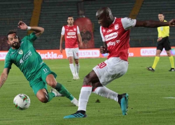 ¿Santa Fe contratará a un lateral izquierdo?: Harold Rivera respondió