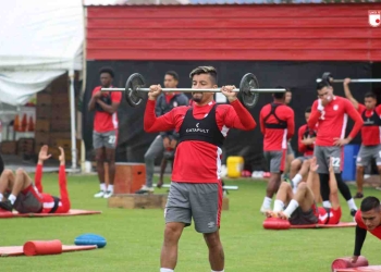 Independiente Santa Fe regresa a competir luego de 15 de inactividad tras el aplazamiento que sufrió en la segunda fecha por el no préstamo del estadio El Campín y hoy, por la tercera jornada, se medirá a Águilas de Rionegro.