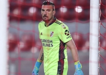 El gol por el que critican a Franco Armani y el apoyo de su esposa