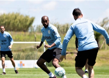 Juega en la Selección de Uruguay y sería refuerzo de Independiente Medellín