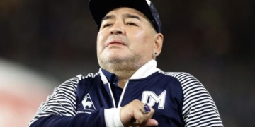 Continúa la novela Maradona: ¿Sus cuidadores le daban licor?