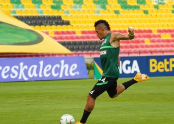¿Álvez seguirá en la titular de Nacional a pesar de su bajo rendimiento?