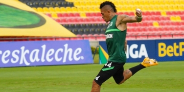 ¿Álvez seguirá en la titular de Nacional a pesar de su bajo rendimiento?