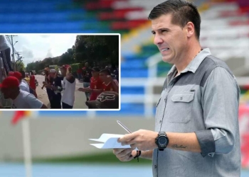 La barra del América de Cali fue hasta la sede del equipo a pedir resultados