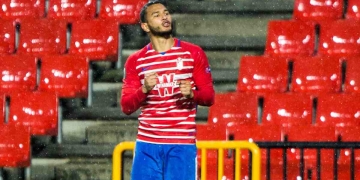 Luis Suárez se comió el gol de la victoria ante Barcelona