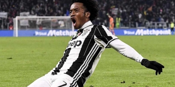 Cuadrado entre los defensas más goleadores