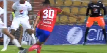 ¡Casi le hacen un gol de rabona a América de Cali!