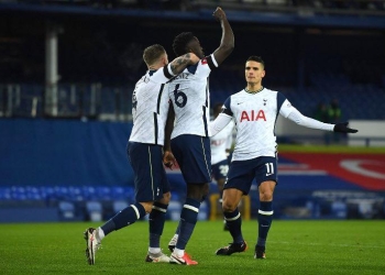 Dos años después Dávinson Sánchez vuelve a anotar en Inglaterra, ahora frente a Everton