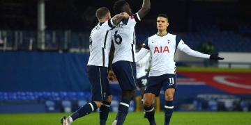 Dos años después Dávinson Sánchez vuelve a anotar en Inglaterra, ahora frente a Everton