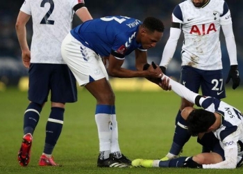 Yerry Mina, en el ojo del huracán tras regular presentación con Everton ante Tottenham