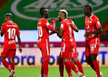 América de Cali tendrá dos bajas más ante Santa Fe por COVID-19