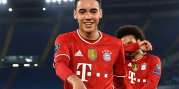 ¡Tiene 17 años y así empezó a marcar en Champions League con Bayern Múnich!