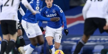 James Rodríguez con Everton ante el Fulham: 66 minutos y afuera por un golpe