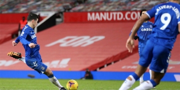 ¡Golazo de James Rodríguez a Manchester United!