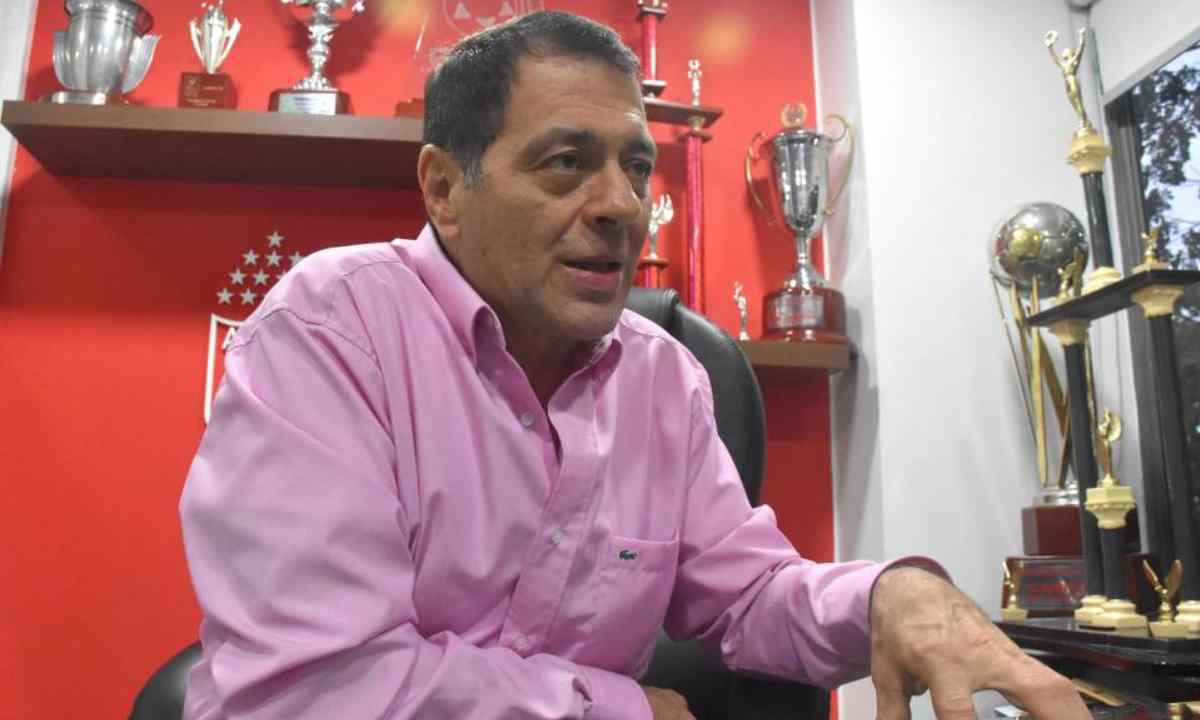 "Trabajemos en equipo por el desarrollo del fútbol Femenino": Tulio Gómez