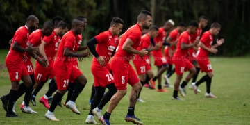 Continúan las malas noticias para DIM: brote de COVID-19 en el plantel