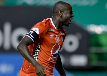 Adrián Ramos ya es el cuarto máximo goleador en el clásico vallecaucano