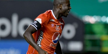 Adrián Ramos ya es el cuarto máximo goleador en el clásico vallecaucano