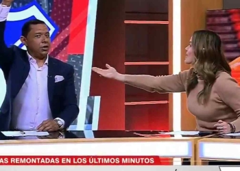 Como a un niño chiquito así le explicaron a Valenciano en directo cómo funciona el VAR
