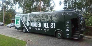 El bus de Atlético Nacional el diseño del hincha vs. el resultado final