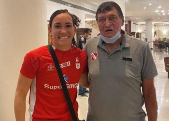 Las Diablas Rojas recibieron una visita con energía ganadora antes de la semifinal