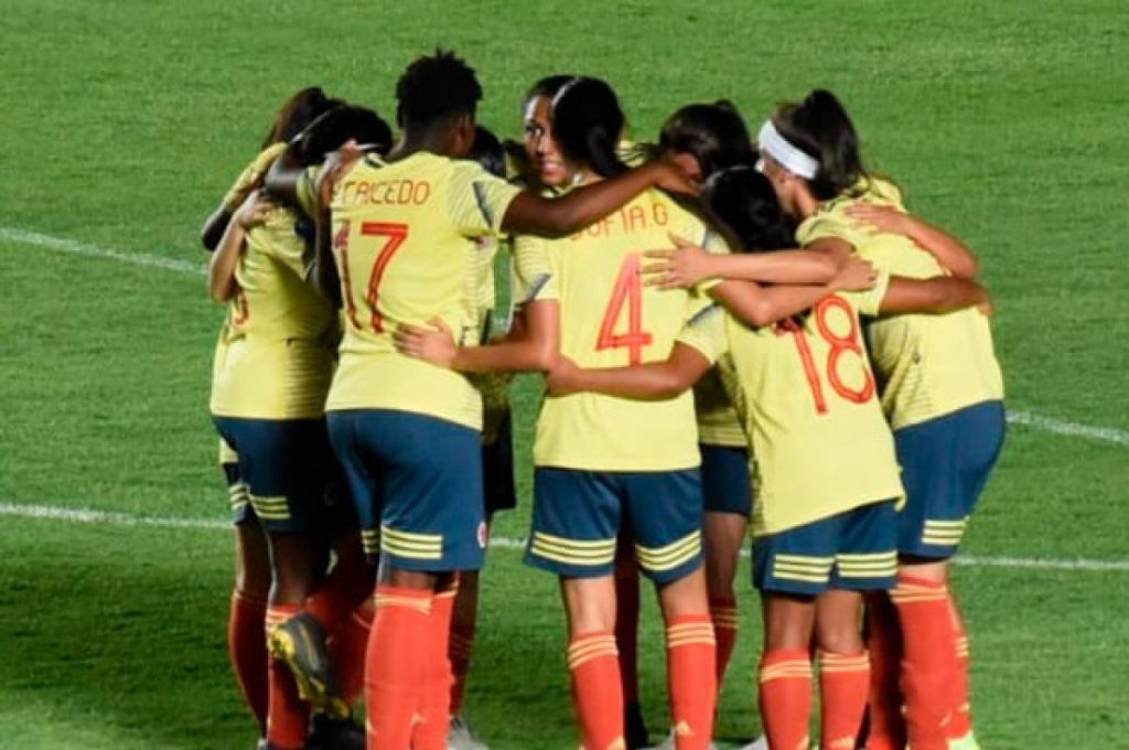 Un Balón de Cristal relata la historia del fútbol femenino colombiano