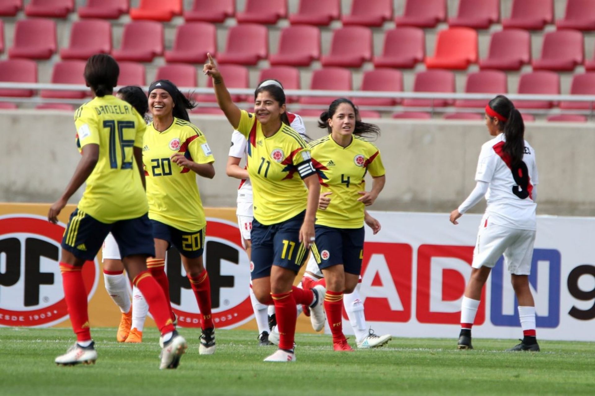 ¡Increíble! Una muñeca apoya más el fútbol femenino en Colombia que cualquier entidad