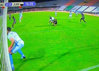 Hasta Carlos Bacca explotó contra el árbitro de Nacional vs. Junior
