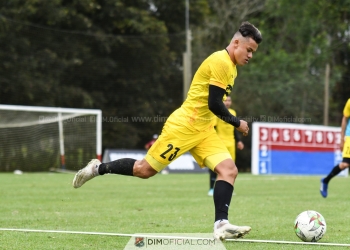 ¡Ojo! Un jugador del DIM está a punto de su quinta amarilla