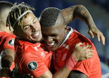 Marlon Torres tuvo que ser sometido a cirugía tras la patada en el clásico