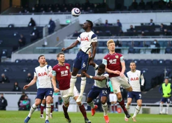 Mourinho elogió a Dávinson Sánchez por su desacatada actuación con Tottenham ante Burnley